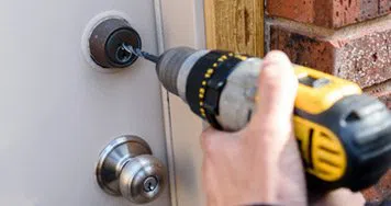 Security Locksmith Services Minneapolis, MN 612-568-1051 Security Locksmith Services Minneapolis, MN 612-568-1051 - 13-Key-Broke-In-Lock